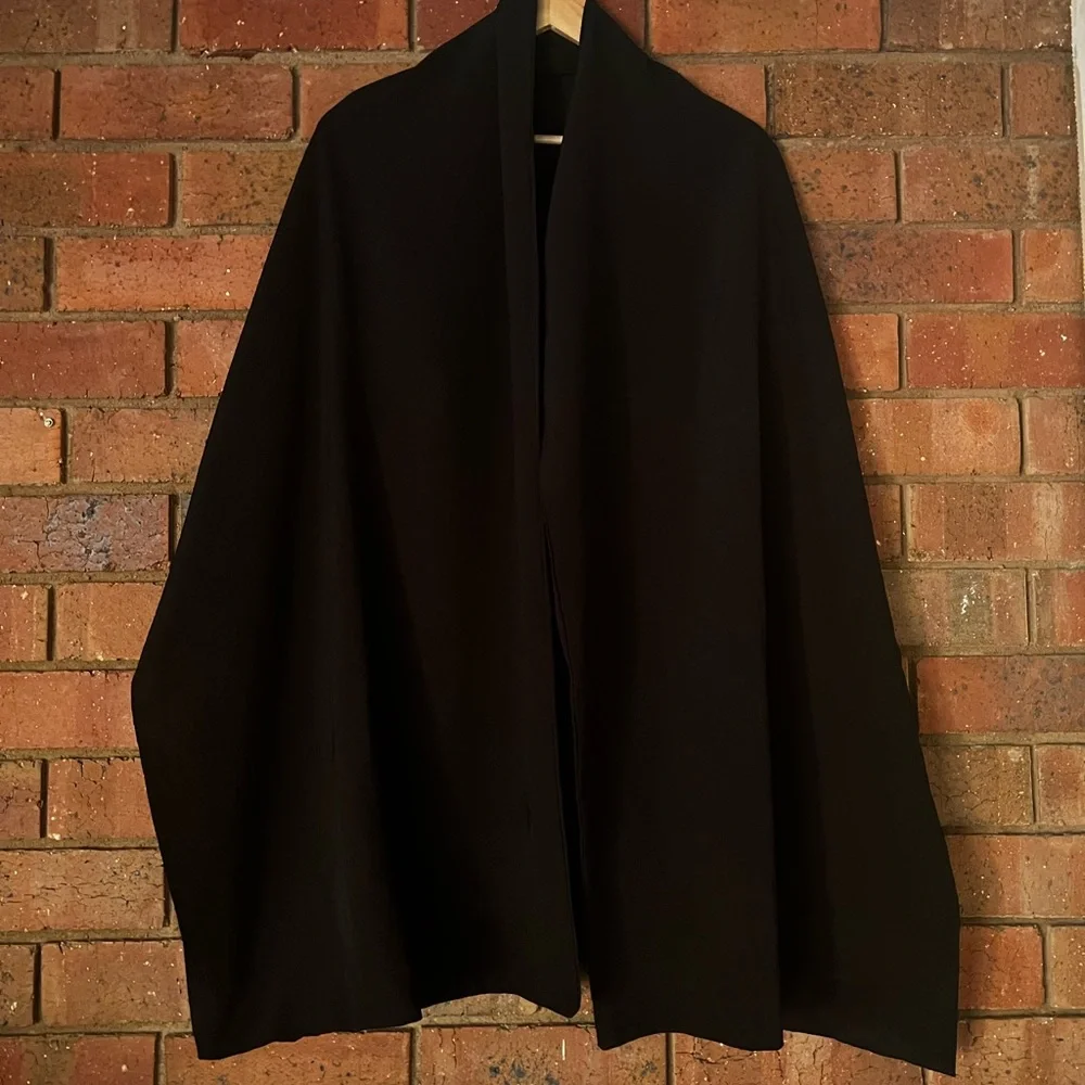 Wrap it your way! Around the shoulder shawl / wrap or scarf. Black and long. - Picture 7 of 12